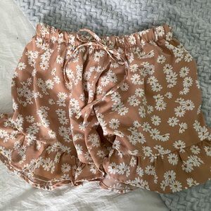 Daisy Ruffle shorts